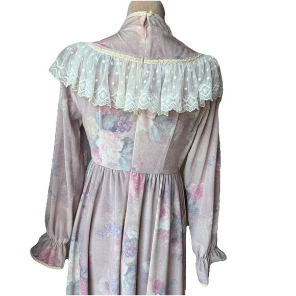 Vintage Floral Stretchy Velvet Prairie Dress M Ruffle Lace Yoke Cottagecore Maxi - Picture 8 of 13